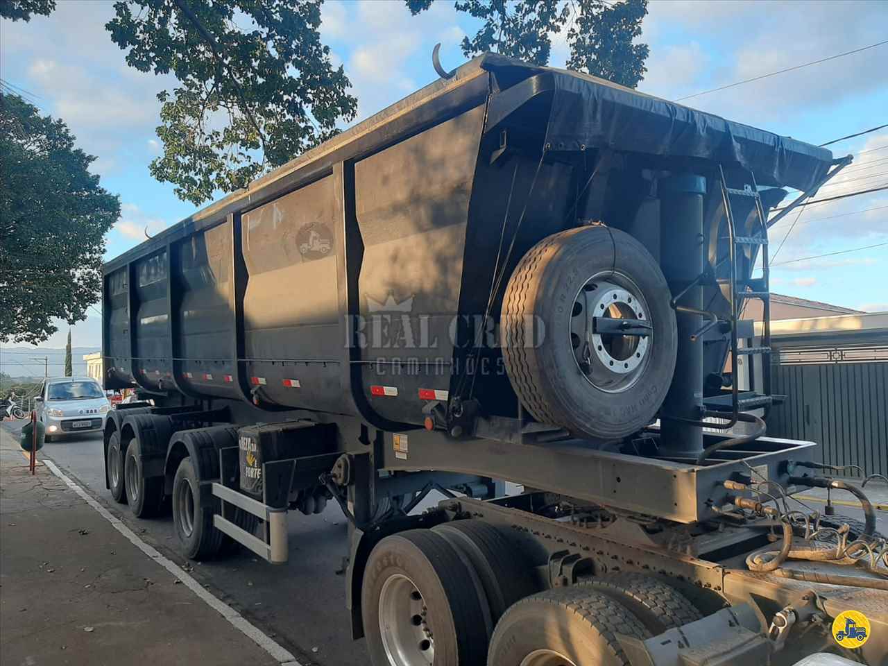 CARRETA SEMI-REBOQUE BASCULANTE Real Cred Caminhões PIEDADE SÃO PAULO SP