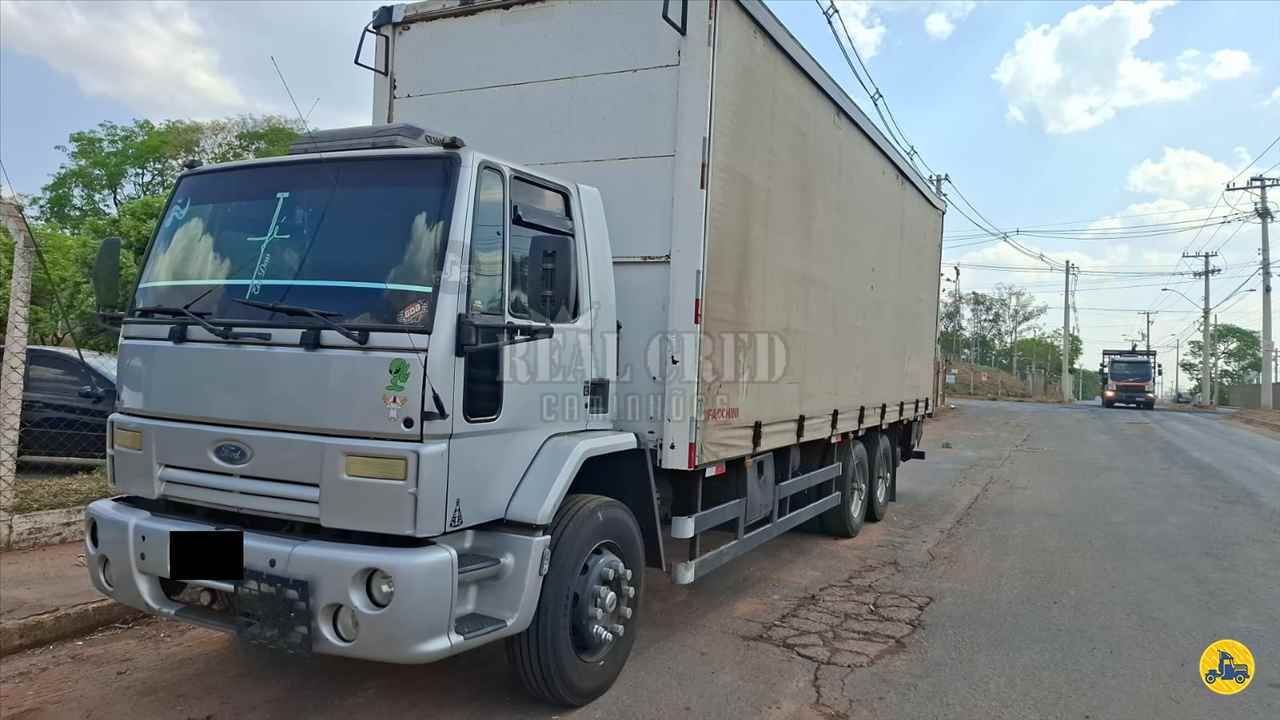 CAMINHAO FORD CARGO 2422 Baú Sider Truck 6x2 Real Cred Caminhões PIEDADE SÃO PAULO SP