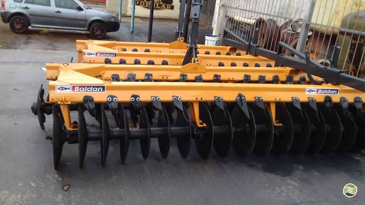 IMPLEMENTOS AGRICOLAS GRADE NIVELADORA NIVELADORA 36 DISCOS Jatai Tratores JATAIZINHO PARANÁ PR
