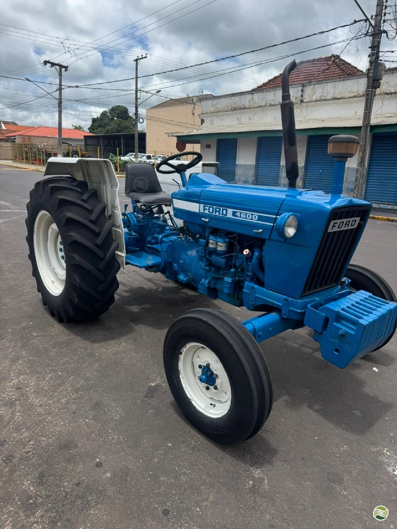 TRATOR FORD FORD 4600 Tração 4x2 Aliança Multimarcas Tratores UBIRAJARA SÃO PAULO SP