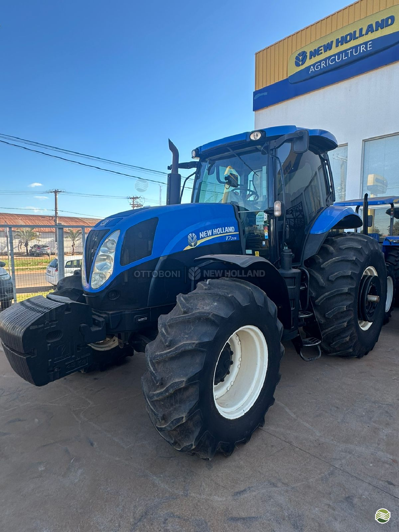 TRATOR NEW HOLLAND NEW T7 205 Tração 4x4 Ottoboni Máquinas - New Holland DRACENA SÃO PAULO SP
