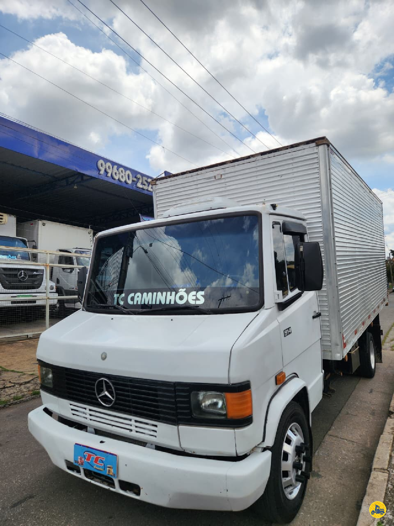 CAMINHAO MERCEDES-BENZ MB 914 Carga Seca 3/4 4x2 TC Caminhões  BELO HORIZONTE MINAS GERAIS MG