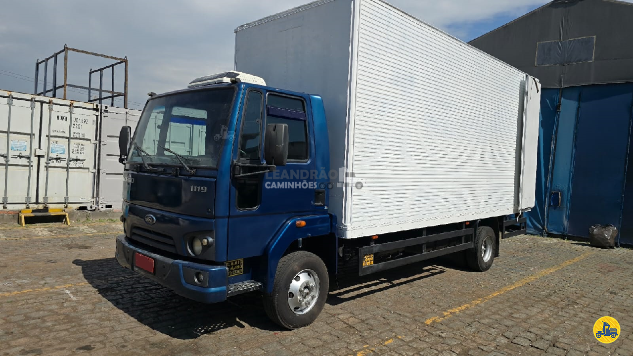 CAMINHAO FORD CARGO 1119 Baú Furgão Toco 4x2 Leandrão Caminhões JUNDIAI SÃO PAULO SP