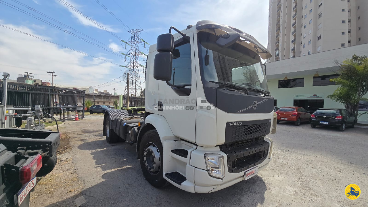 CAMINHAO VOLVO VOLVO VM 330 Cavalo Mecânico Cavalo 4x2 Leandrão Caminhões JUNDIAI SÃO PAULO SP