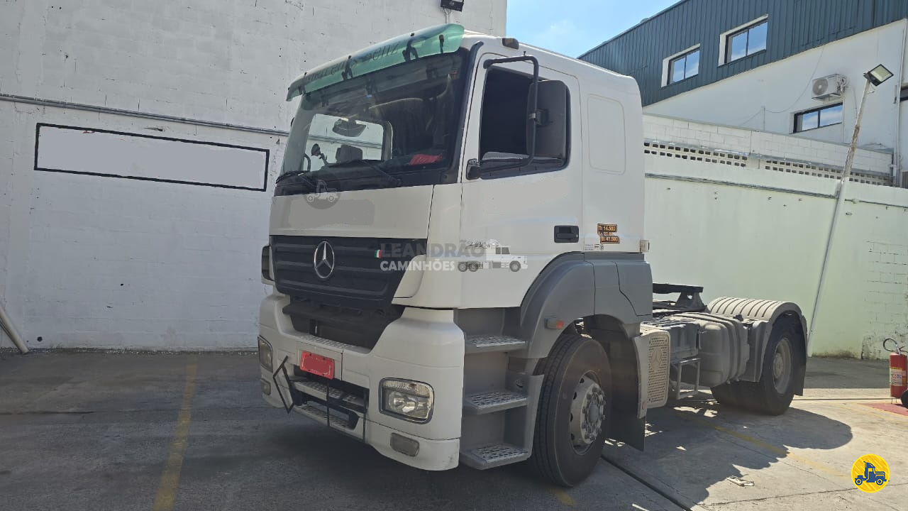 CAMINHAO MERCEDES-BENZ MB 2035 Cavalo Mecânico Cavalo 4x2 Leandrão Caminhões JUNDIAI SÃO PAULO SP