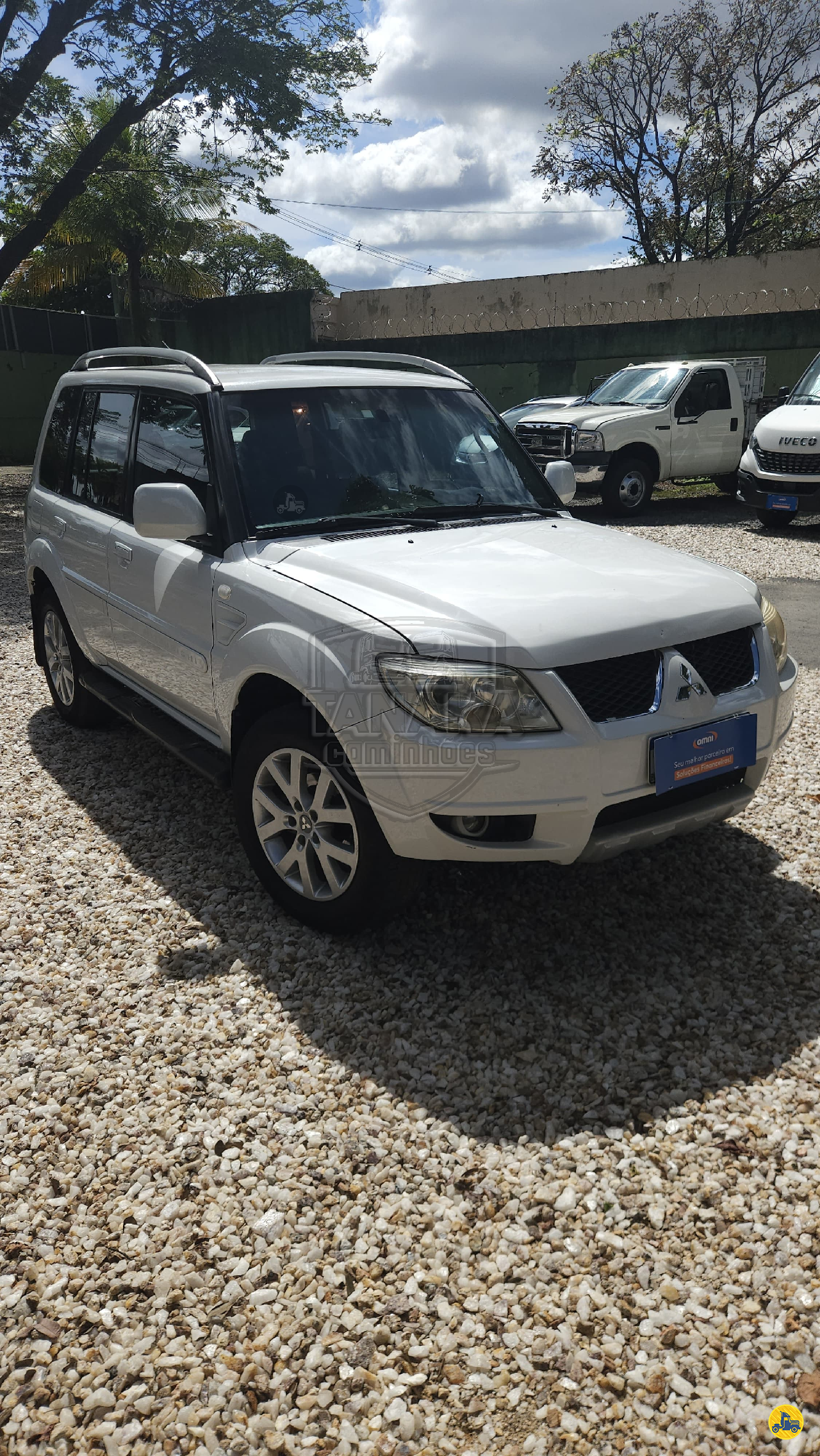 Pajero TR4 2.0 de Tanaka Caminhões