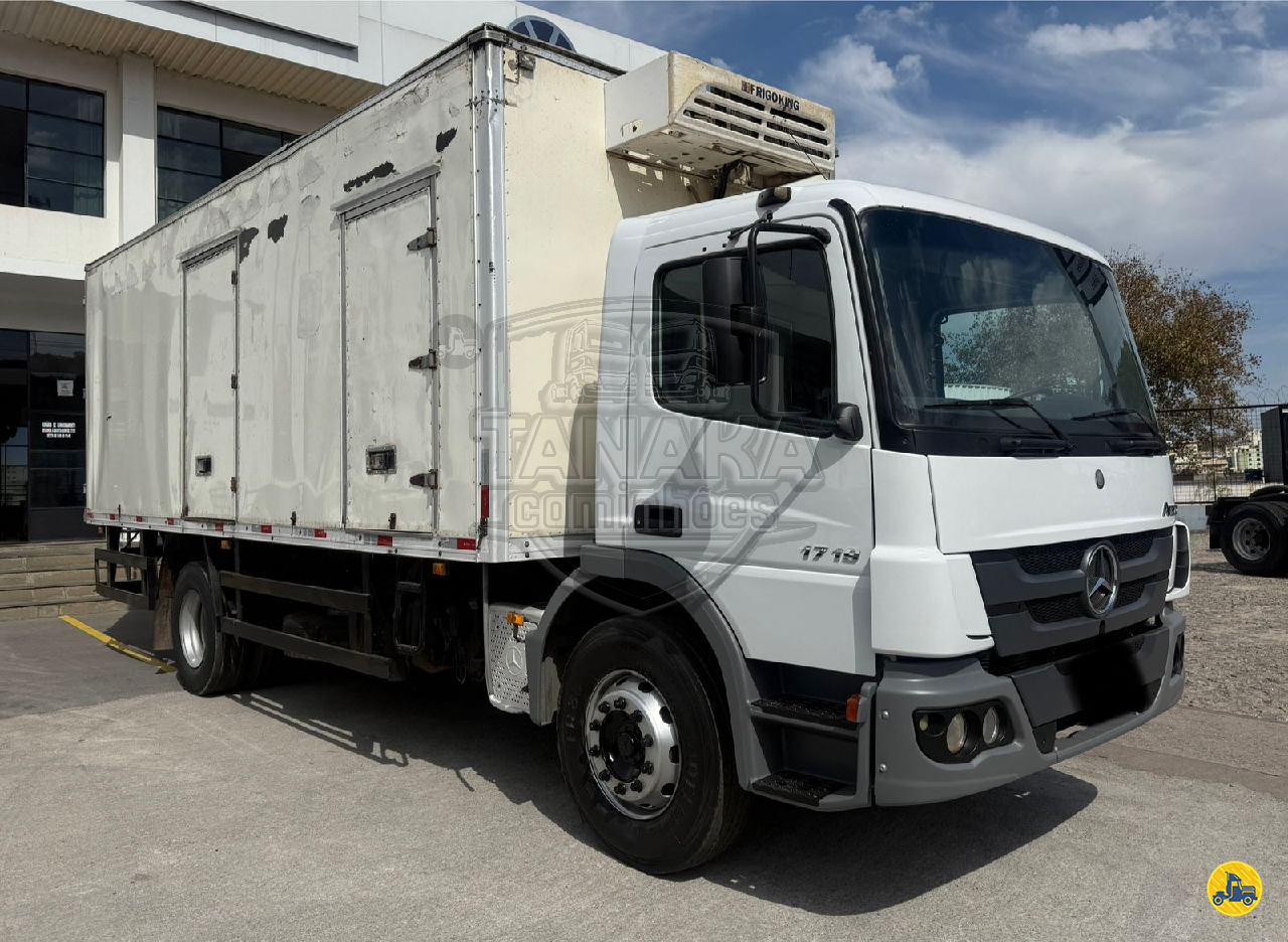 CAMINHAO MERCEDES-BENZ MB 1719 Baú Térmico Toco 4x2 Tanaka Caminhões MONTES CLAROS MINAS GERAIS MG