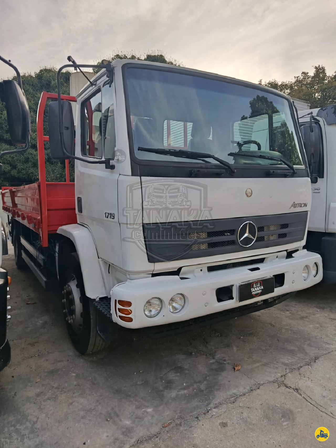 CAMINHAO MERCEDES-BENZ MB 1719 Carga Seca Toco 4x2 Tanaka Caminhões MONTES CLAROS MINAS GERAIS MG