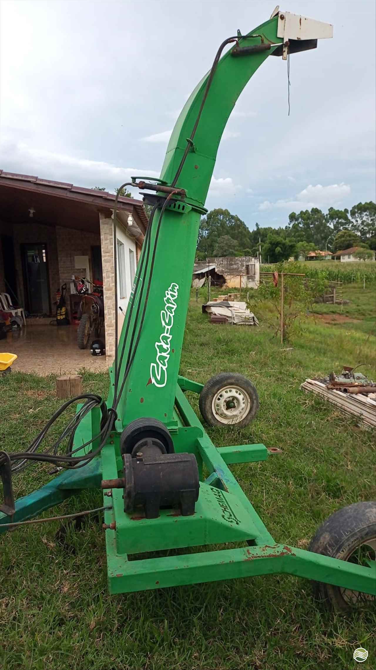 IMPLEMENTOS AGRICOLAS ENSILADEIRA COLHEDORA DE CAPIM Makes - São Miguel SAO MIGUEL ARCANJO SÃO PAULO SP