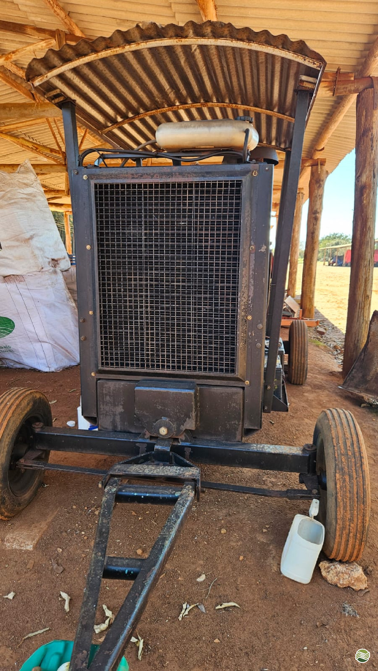 TRATOR MASSEY FERGUSON MF 283 Tração 4x4 Makes - São Miguel SAO MIGUEL ARCANJO SÃO PAULO SP