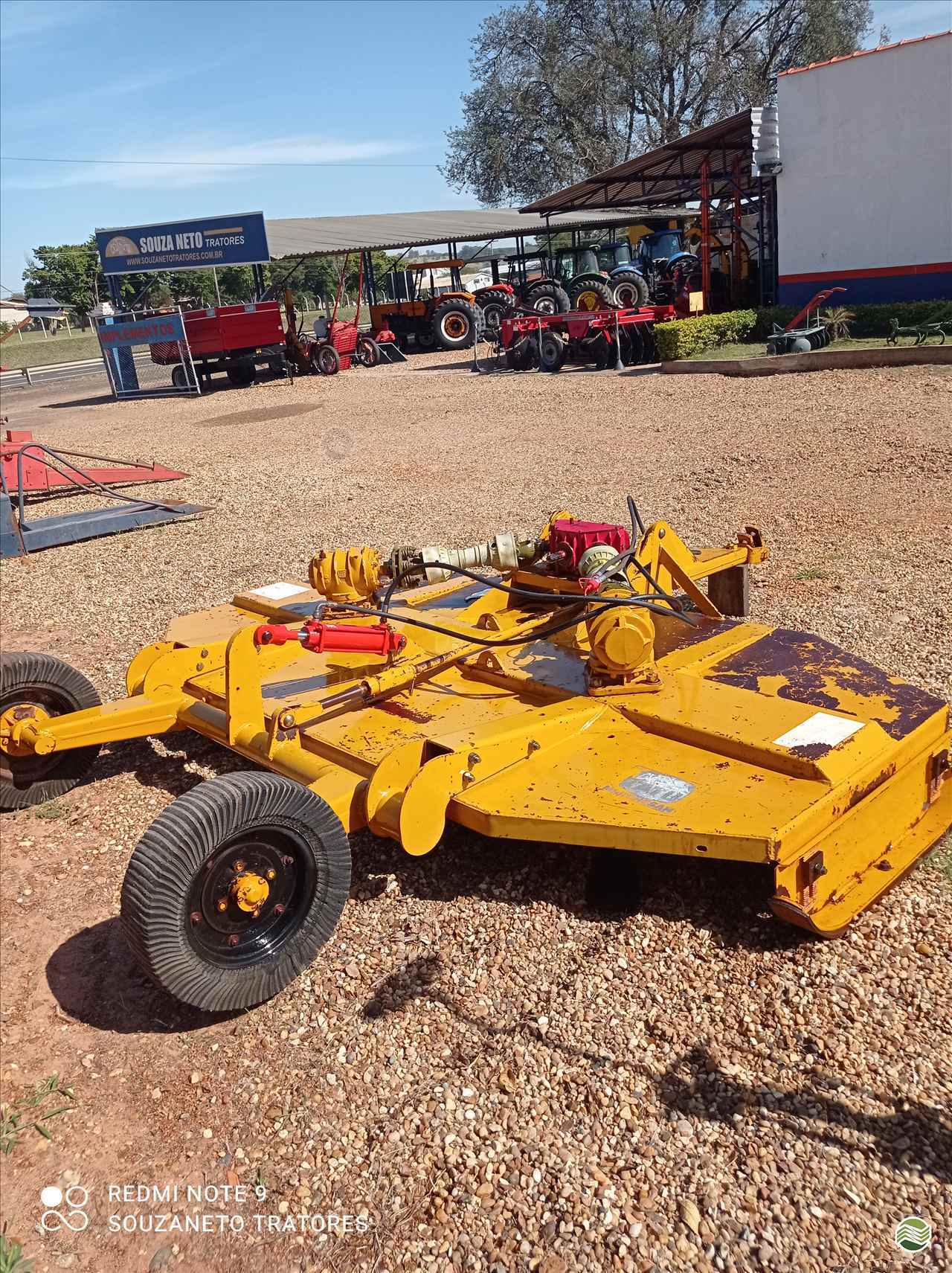 IMPLEMENTOS AGRICOLAS ROCADEIRA ROCADEIRA ARTICULADA Souza Neto Tratores e Implementos SAO MANUEL SÃO PAULO SP