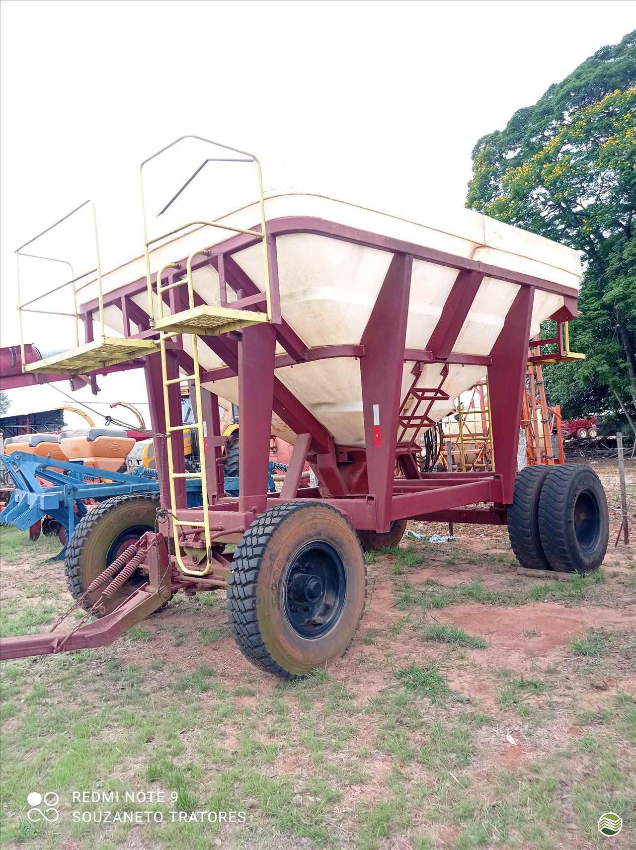 IMPLEMENTOS AGRICOLAS CARRETA BAZUKA GRANELEIRA 15000 Souza Neto Tratores e Implementos SAO MANUEL SÃO PAULO SP