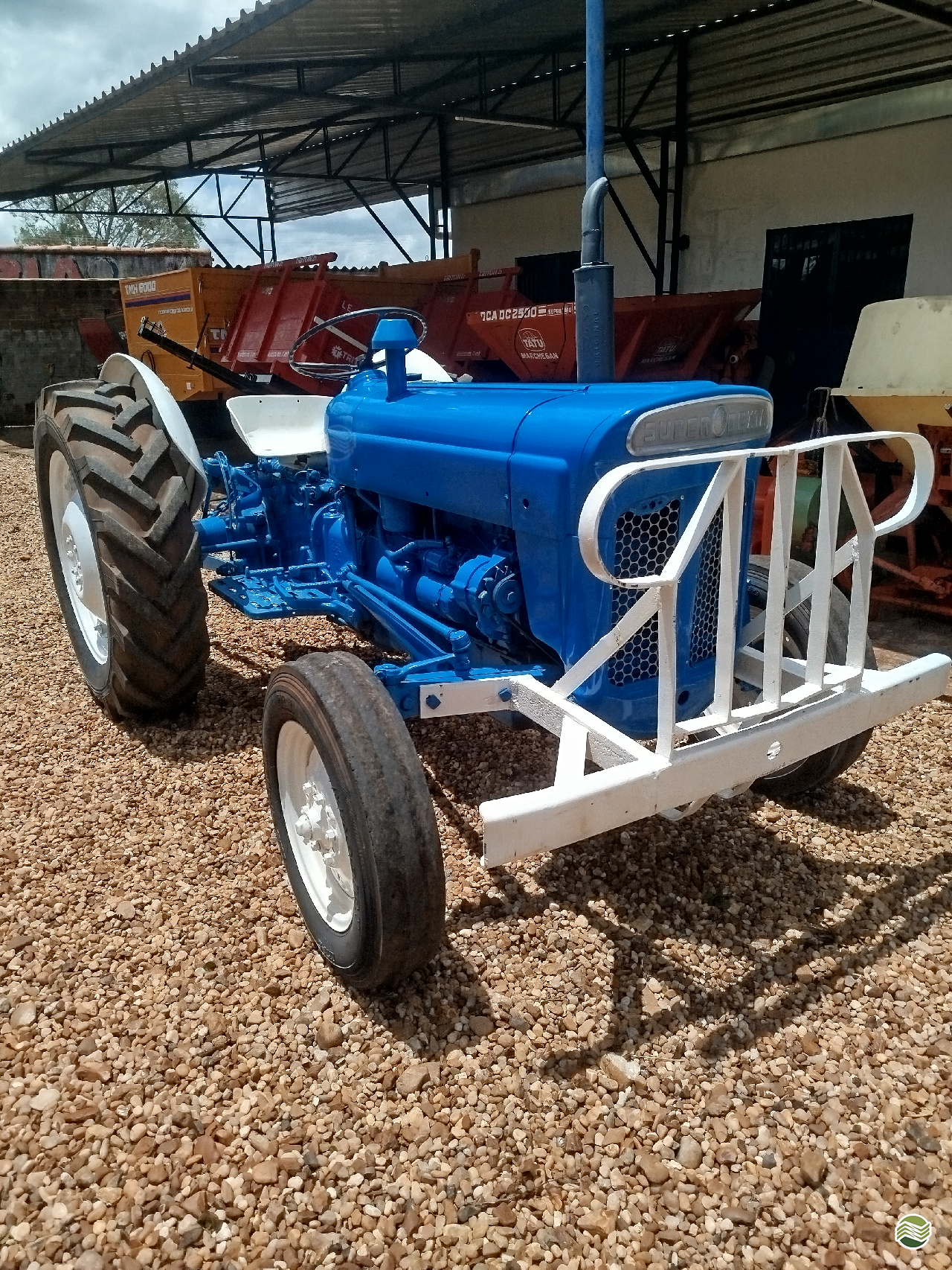 TRATOR FORD FORDSON DEXTA Tração 4x2 Souza Neto Tratores e Implementos SAO MANUEL SÃO PAULO SP