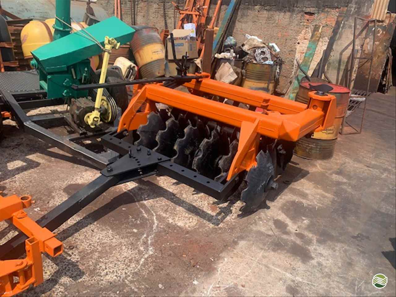 IMPLEMENTOS AGRICOLAS GRADE ARADORA ARADORA 14 DISCOS MZ Implementos e Peças JAU SÃO PAULO SP