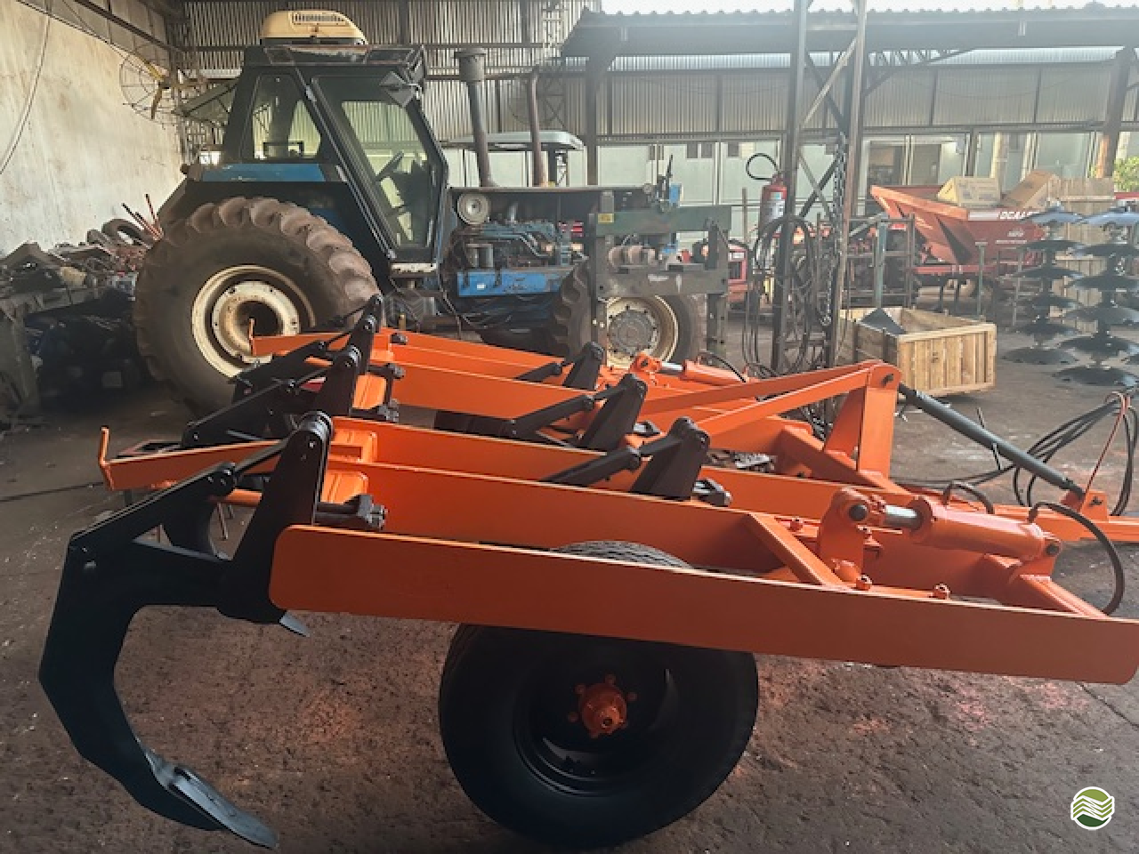 IMPLEMENTOS AGRICOLAS SUBSOLADOR 7 HASTES MZ Implementos e Peças JAU SÃO PAULO SP