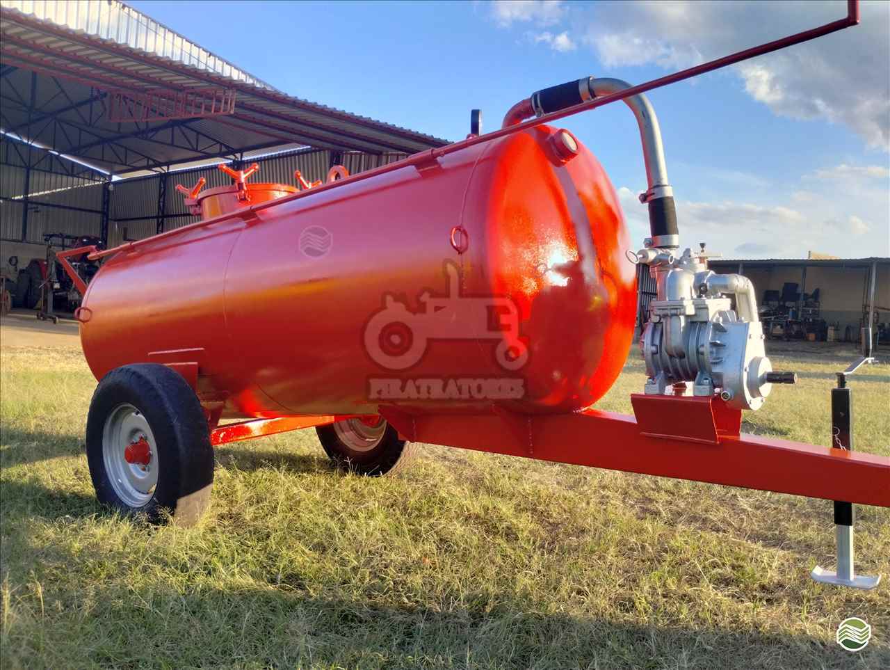 IMPLEMENTOS AGRICOLAS DISTRIBUIDOR ADUBO ORGÂNICO LÍQUIDO Pira Tratores AVARE SÃO PAULO SP