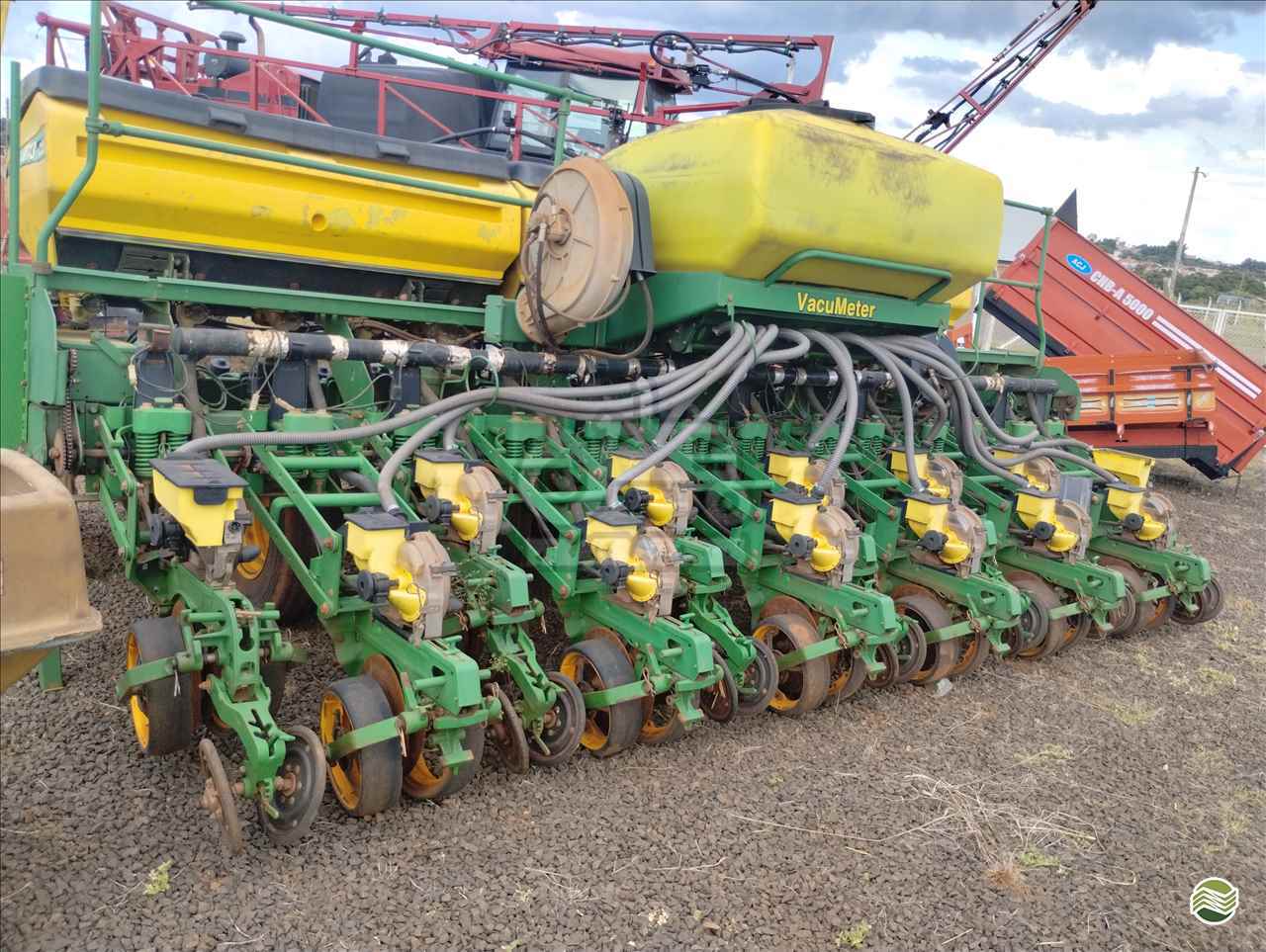 IMPLEMENTOS AGRICOLAS PLANTADEIRA SEMEADEIRA DE CAPIM Pira Tratores AVARE SÃO PAULO SP
