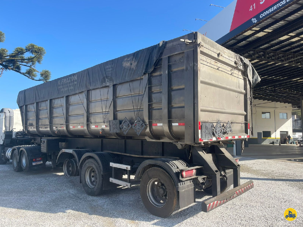CARRETA SEMI-REBOQUE BASCULANTE Mega Carretas - Guerra ALMIRANTE TAMANDARE PARANÁ PR
