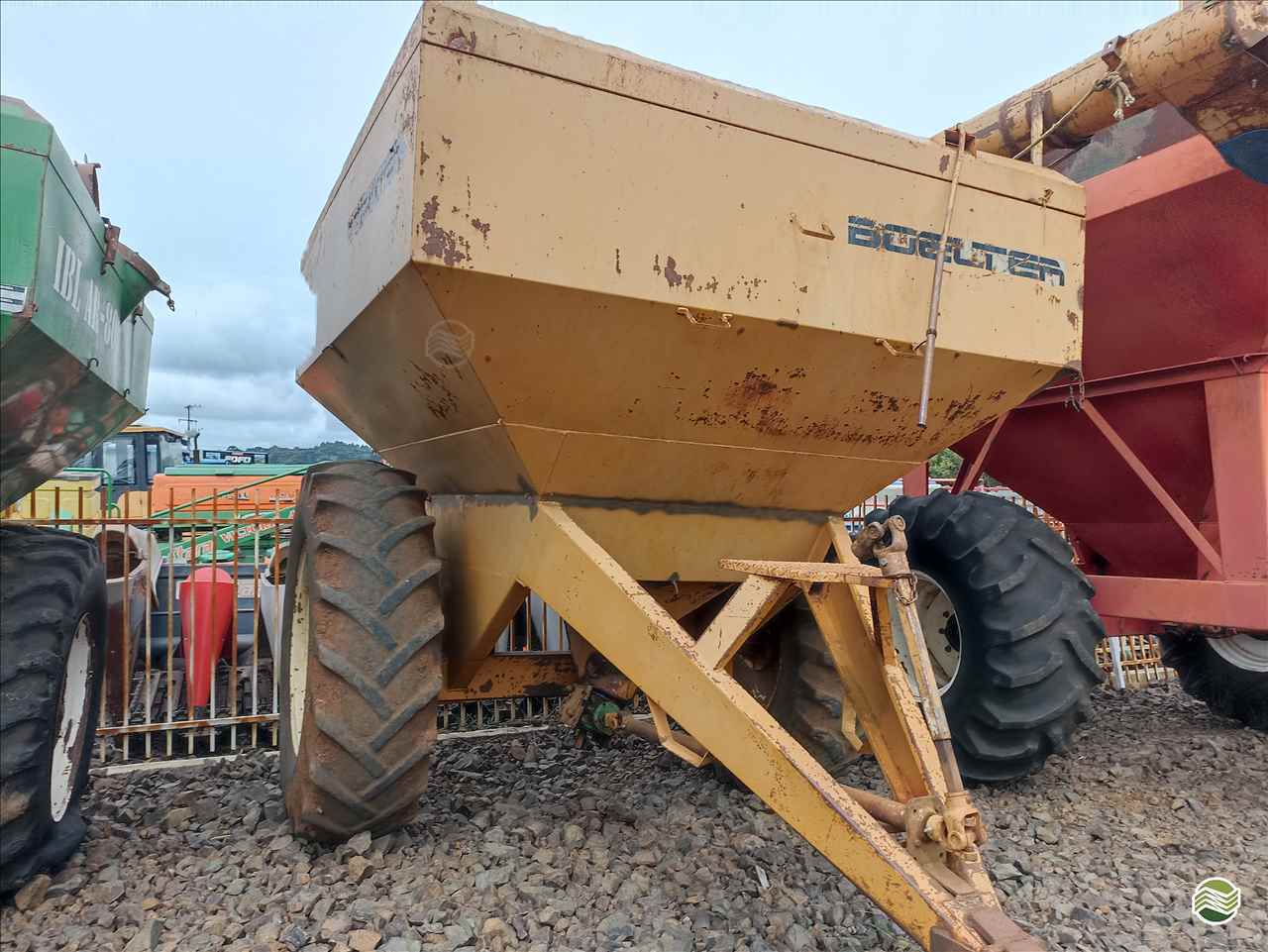 IMPLEMENTOS AGRICOLAS CARRETA BAZUKA GRANELEIRA 8000 Verenka Implementos Agrícolas  TURVO PARANÁ PR