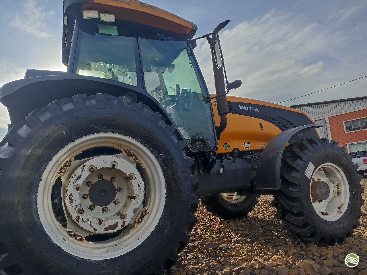 TRATOR VALTRA VALTRA BM 125 Tração 4x4 Verenka Implementos Agrícolas  TURVO PARANÁ PR