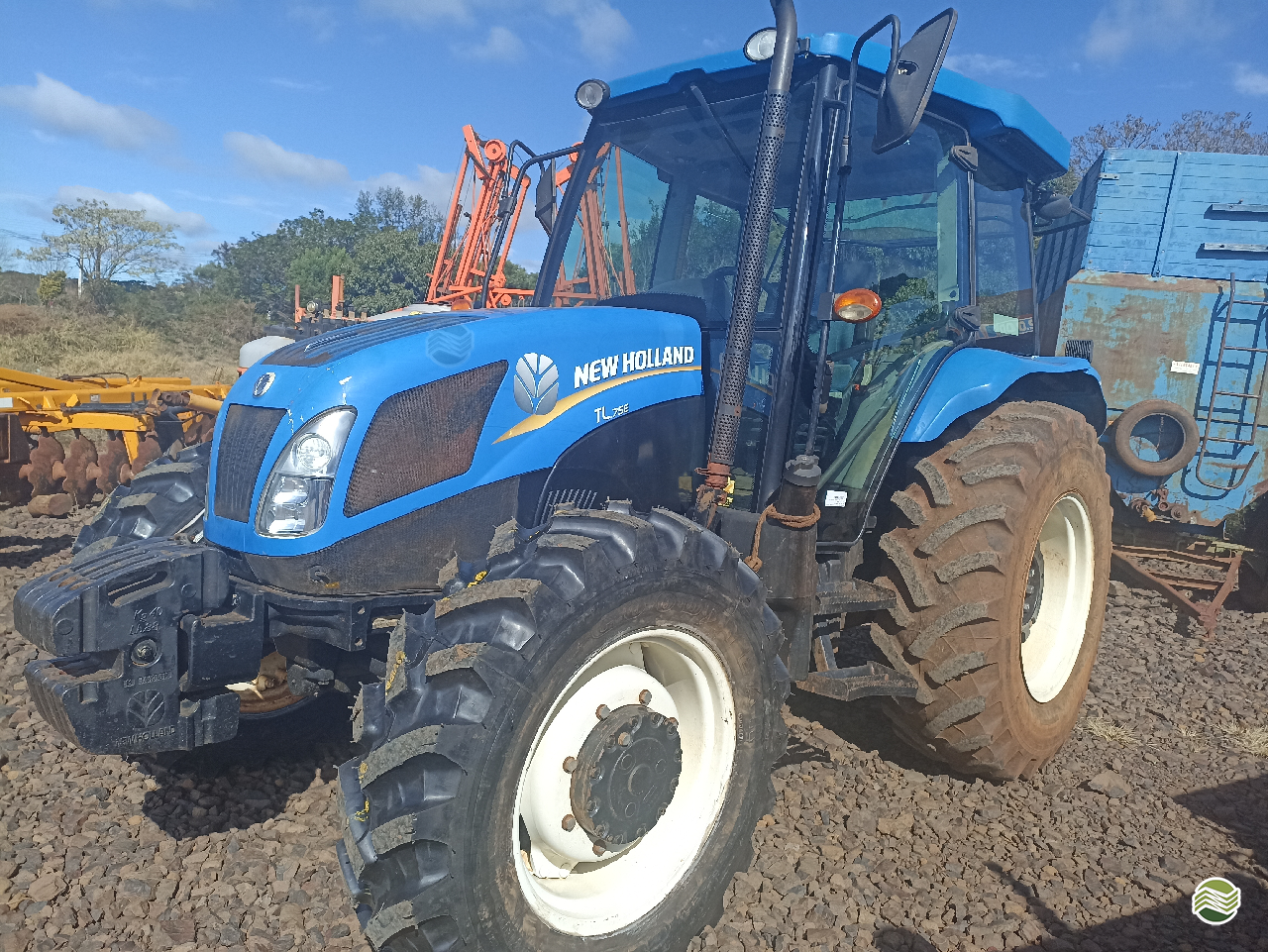 TRATOR NEW HOLLAND NEW TL 75 Tração 4x4 Verenka Implementos Agrícolas  TURVO PARANÁ PR