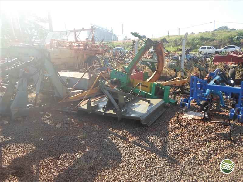 IMPLEMENTOS AGRICOLAS ROCADEIRA ROCADEIRA HIDRÁULICA Tratorama Máquinas e Implementos UMUARAMA PARANÁ PR