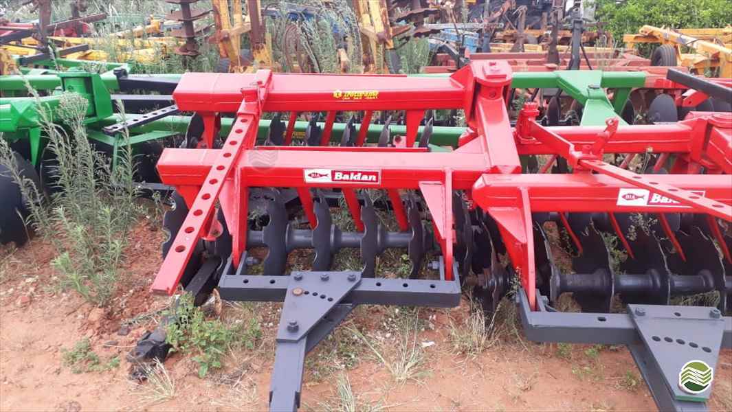 IMPLEMENTOS AGRICOLAS GRADE ARADORA ARADORA 14 DISCOS Tratorama Máquinas e Implementos UMUARAMA PARANÁ PR
