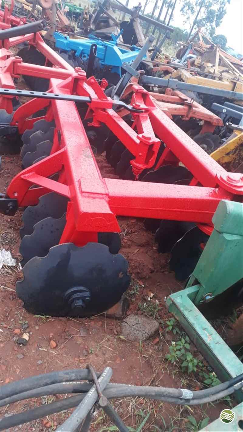 IMPLEMENTOS AGRICOLAS GRADE ARADORA ARADORA 18 DISCOS Tratorama Máquinas e Implementos UMUARAMA PARANÁ PR