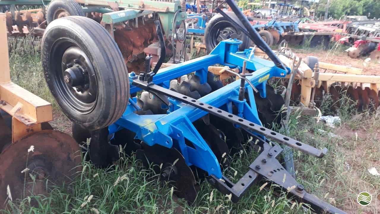 IMPLEMENTOS AGRICOLAS GRADE ARADORA ARADORA 16 DISCOS Tratorama Máquinas e Implementos UMUARAMA PARANÁ PR