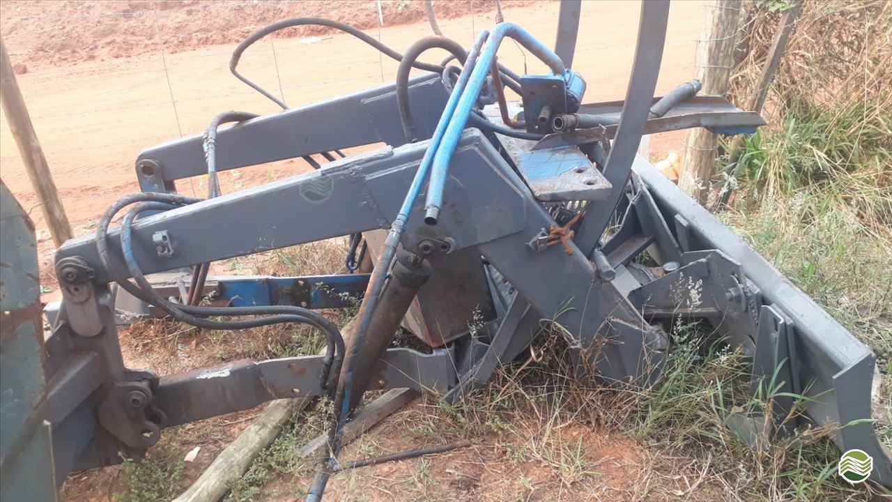 IMPLEMENTOS AGRICOLAS LAMINA FRONTAL LAMINA FRONTAL Tratorama Máquinas e Implementos UMUARAMA PARANÁ PR