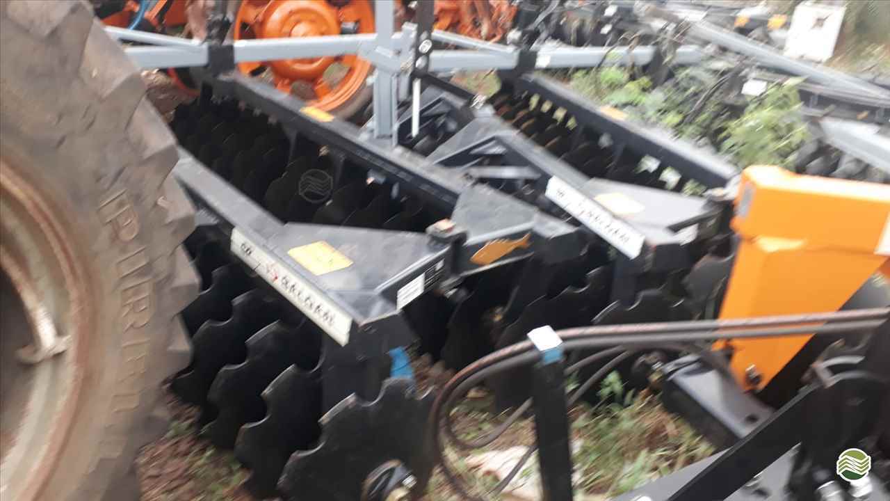 IMPLEMENTOS AGRICOLAS GRADE NIVELADORA NIVELADORA 32 DISCOS Tratorama Máquinas e Implementos UMUARAMA PARANÁ PR