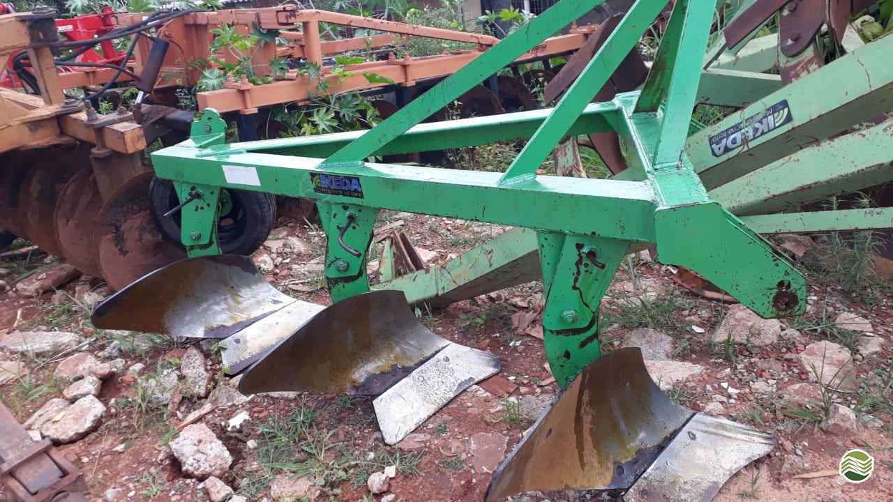 IMPLEMENTOS AGRICOLAS ARADO ARADO DE AIVECA Tratorama Máquinas e Implementos UMUARAMA PARANÁ PR