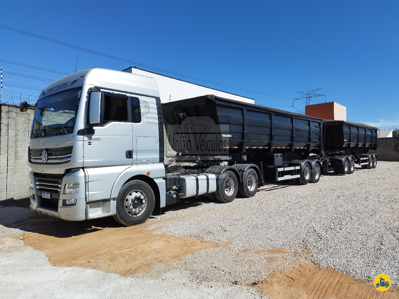 CARRETA BITREM 9 EIXOS BASCULANTE União Veículos SOROCABA SÃO PAULO SP