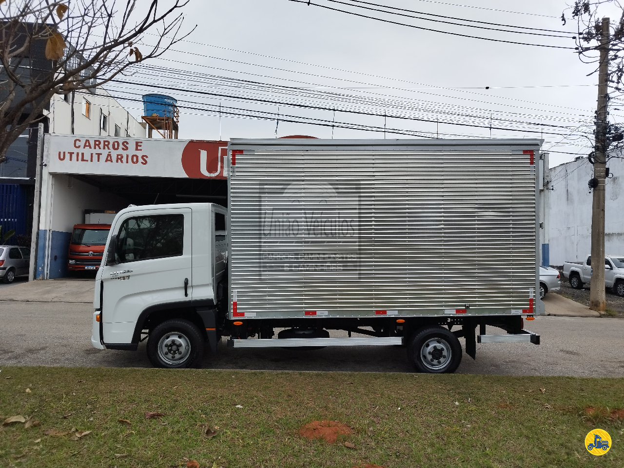 CAMINHAO VOLKSWAGEN DELIVERY EXPRESS Baú Térmico 3/4 4x2 União Veículos SOROCABA SÃO PAULO SP