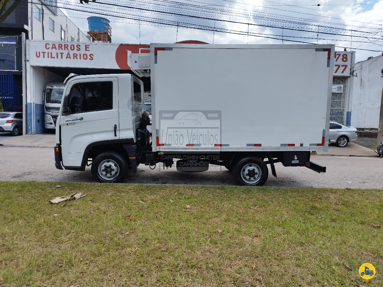 CAMINHAO VOLKSWAGEN DELIVERY EXPRESS Baú Frigorífico 3/4 4x2 União Veículos SOROCABA SÃO PAULO SP