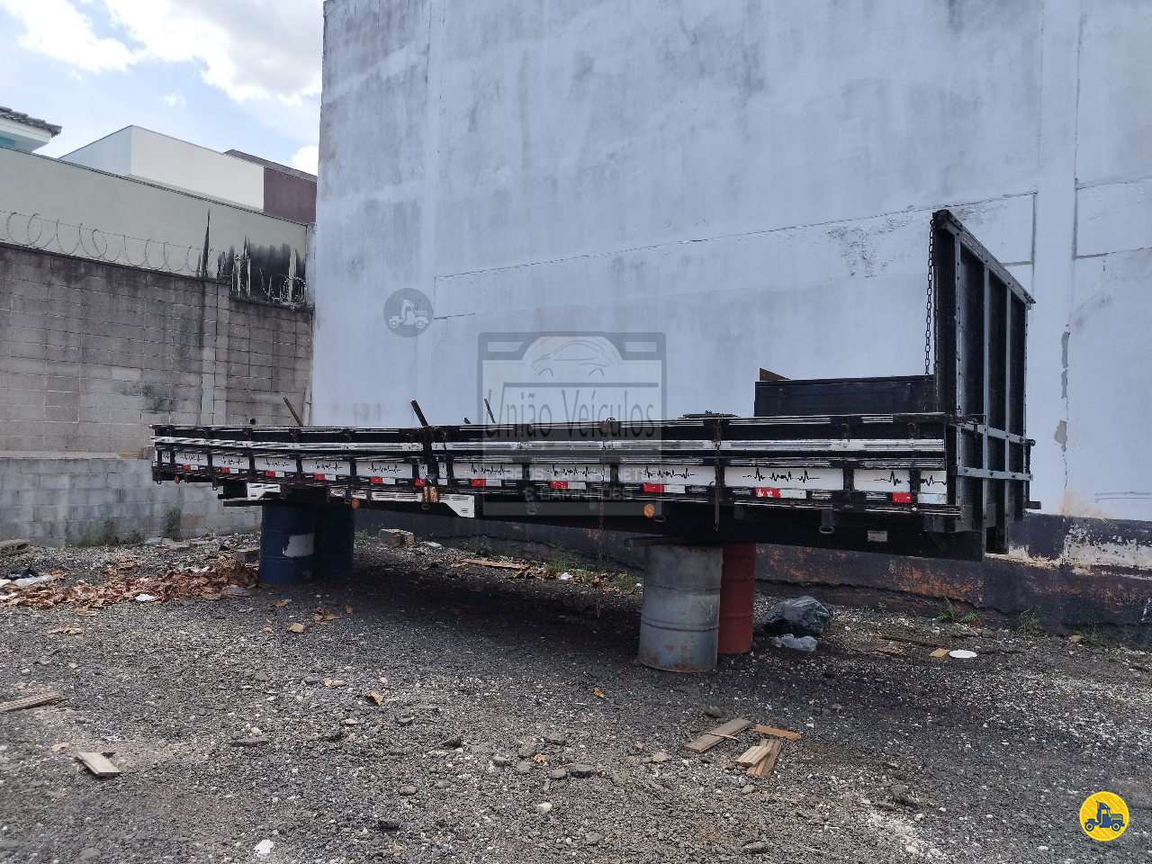 CARROCERIA SOBRE CHASSI  TRUCK CARGA SECA União Veículos SOROCABA SÃO PAULO SP