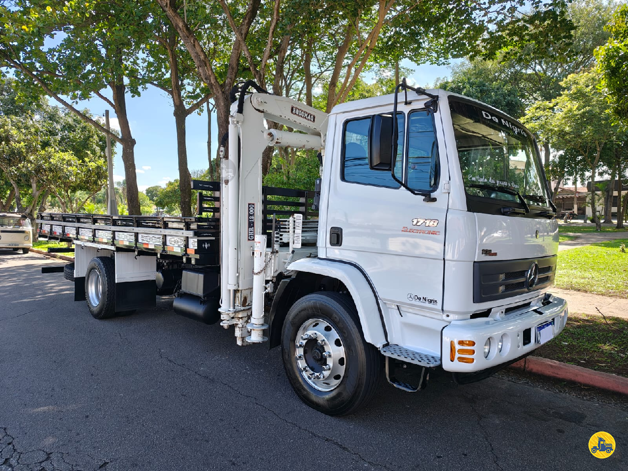 MB 1718 de Carvalho Transportes