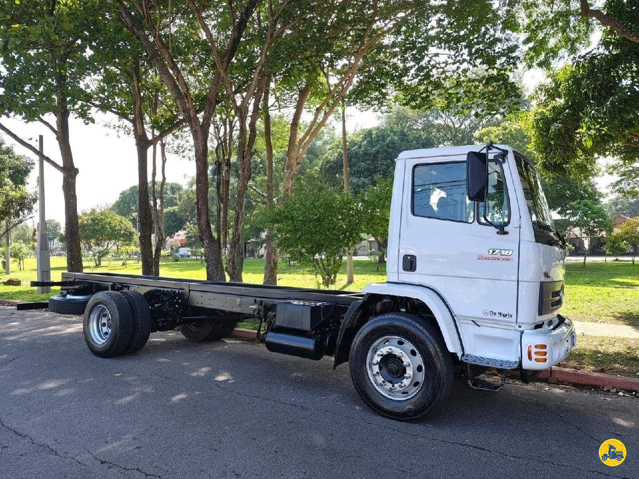 MB 1718 de Carvalho Transportes