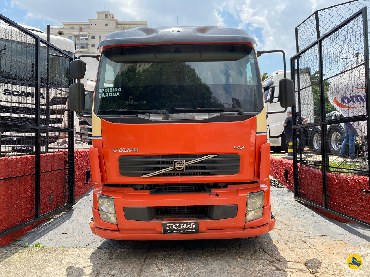 CAMINHAO VOLVO VOLVO VM 260 Conteiner 20 Pés BiTruck 8x2 Jucimar Utilitários e Caminhões SAO BERNARDO DO CAMPO SÃO PAULO SP