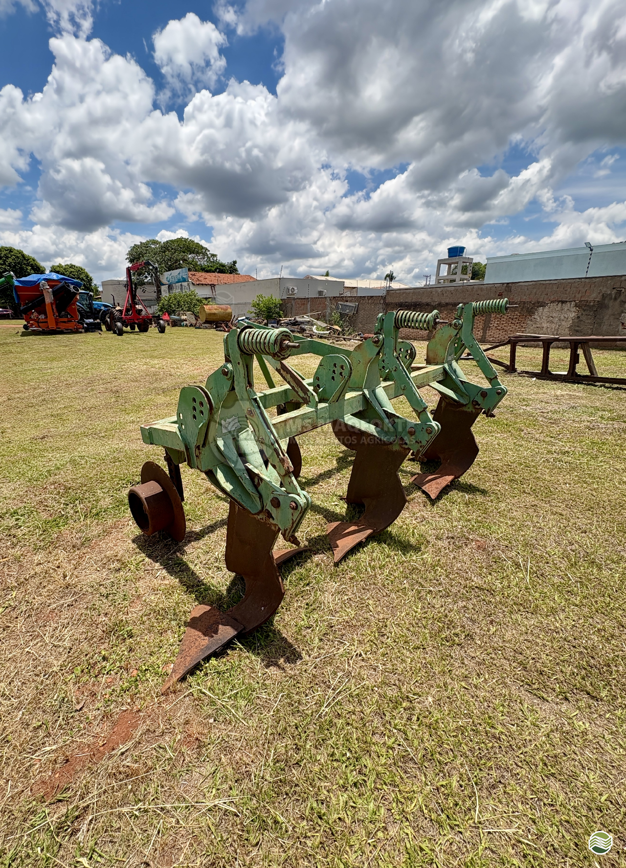 IMPLEMENTOS AGRICOLAS DESCOMPACTADOR MATA BROTO 6 HASTES MS Maqforte Implementos Agrícolas NOVA ANDRADINA MATO GROSSO DO SUL MS