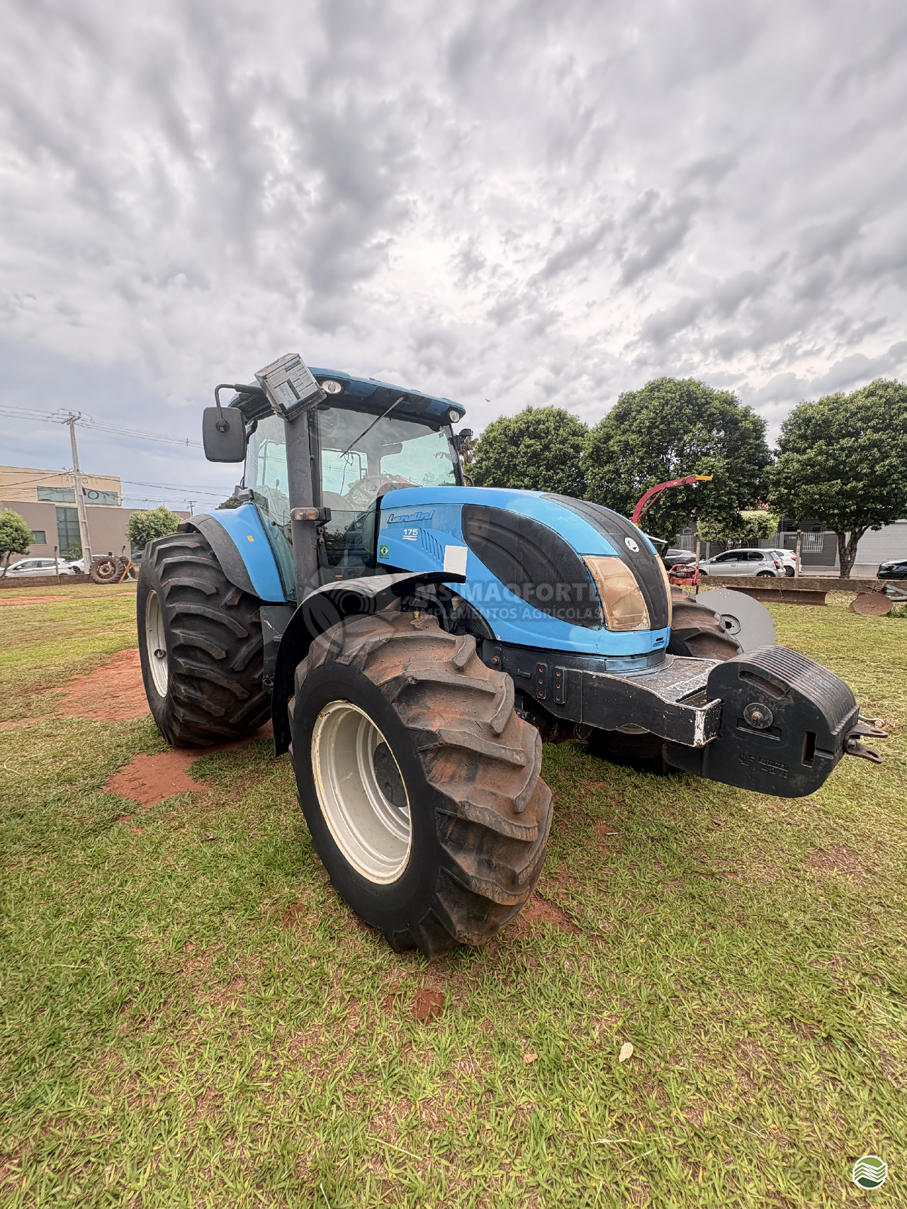 TRATOR LANDINI LANDPOWER 175 Tração 4x4 MS Maqforte Implementos Agrícolas NOVA ANDRADINA MATO GROSSO DO SUL MS