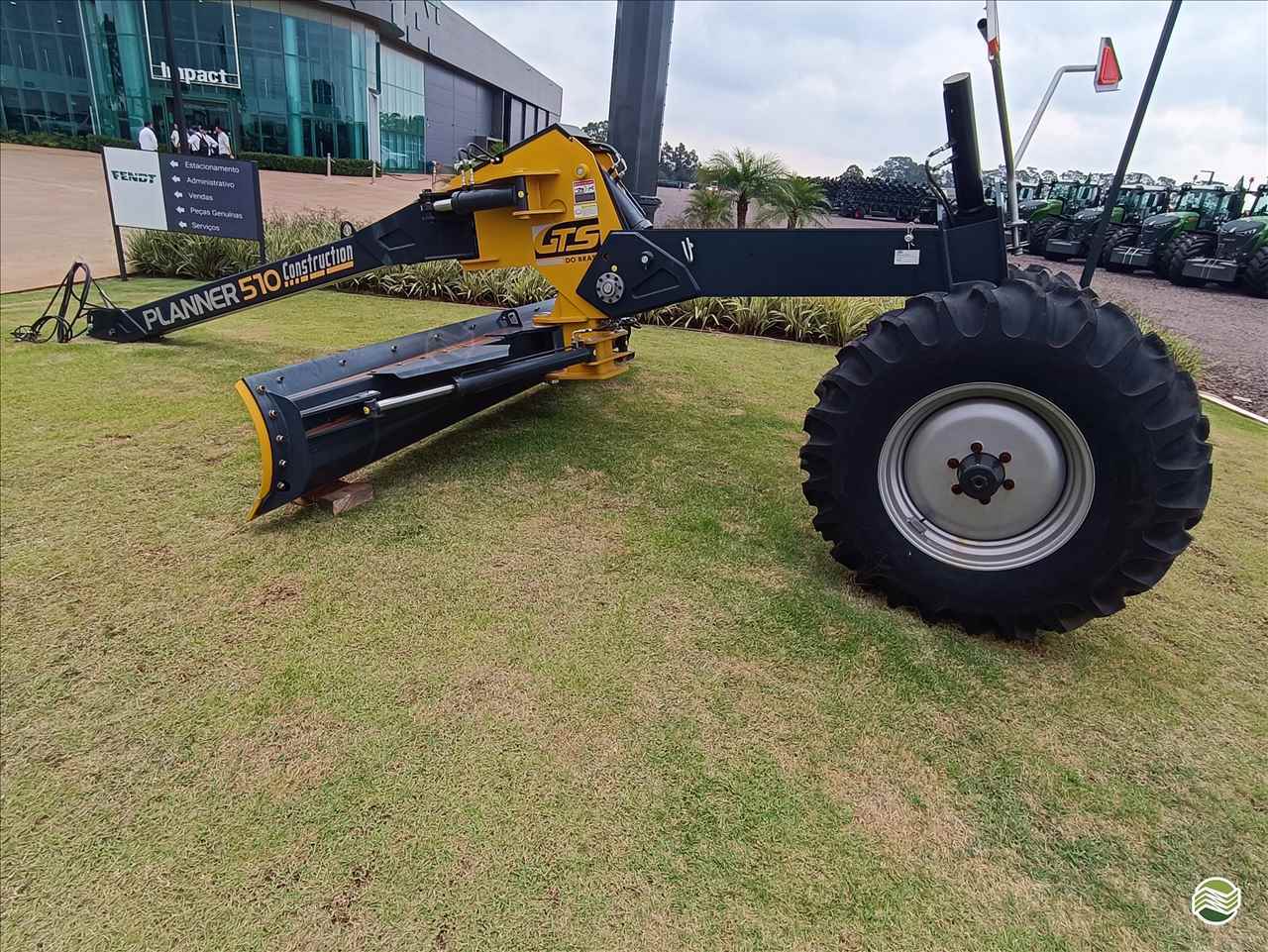 IMPLEMENTOS AGRICOLAS PLAINA NIVELADORA PLAINA HIDRÁULICA TRASEIRA Ademar Heep Máquinas MARACAJU MATO GROSSO DO SUL MS