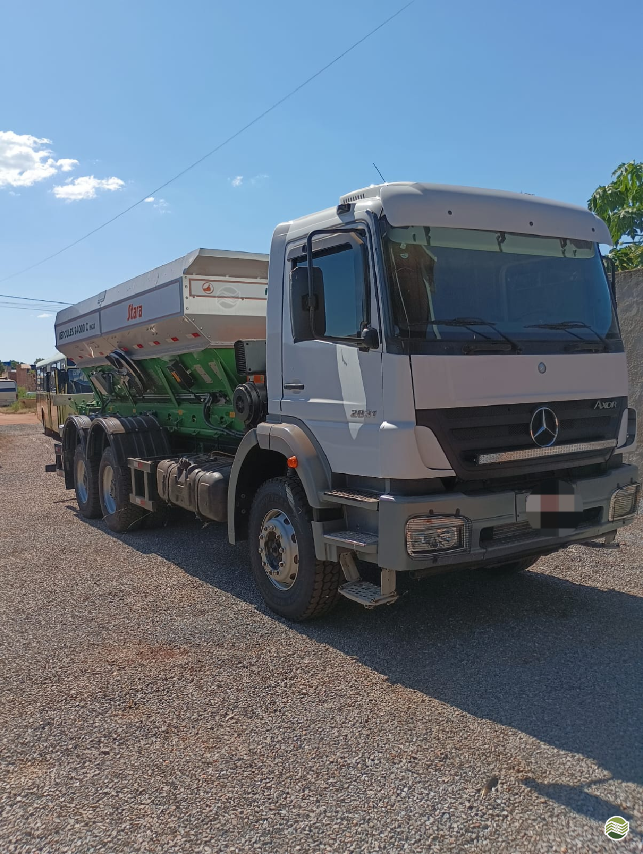 CAMINHAO MERCEDES-BENZ MB 2831 Distribuidor de Fertilizantes Truck 6x4 Ademar Heep Máquinas MARACAJU MATO GROSSO DO SUL MS