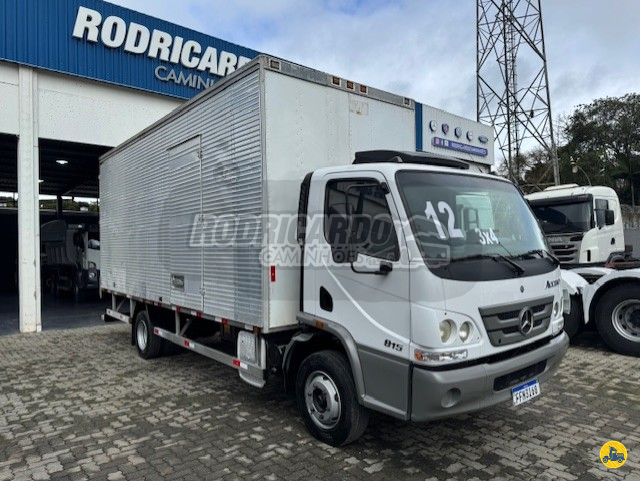 CAMINHAO MERCEDES-BENZ MB 815 Chassis 3/4 4x2 Rodricardo Caminhões COLOMBO PARANÁ PR