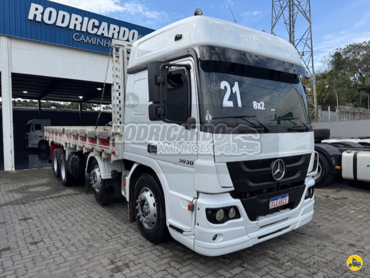 CAMINHAO MERCEDES-BENZ MB 3030 Carga Seca BiTruck 8x2 Rodricardo Caminhões COLOMBO PARANÁ PR