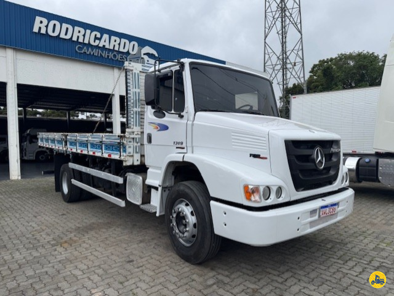 CAMINHAO MERCEDES-BENZ MB 1319 Carga Seca Toco 4x2 Rodricardo Caminhões COLOMBO PARANÁ PR
