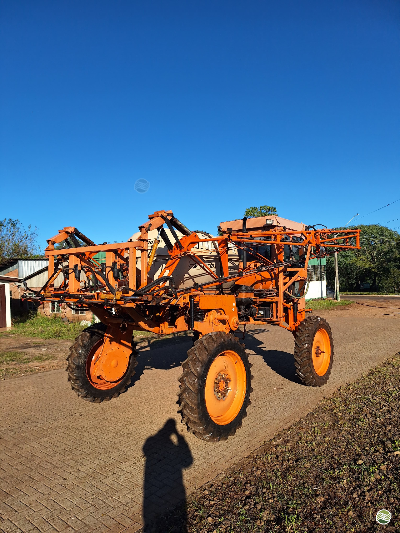 PULVERIZADOR JACTO UNIPORT 2000 Tração 4x2 Leobett Tratores CAMPINA DAS MISSOES RIO GRANDE DO SUL RS