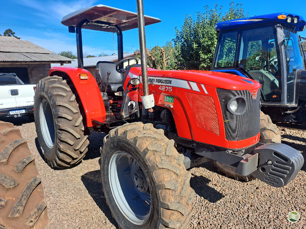 MF 4275 de Leobett Tratores