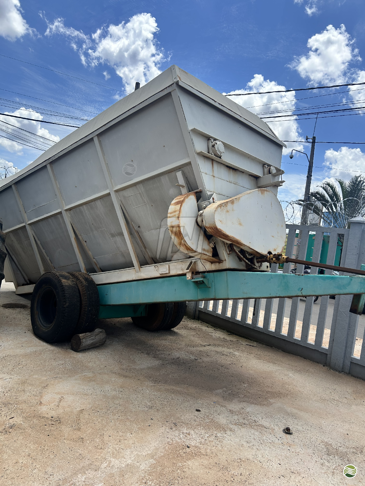IMPLEMENTOS AGRICOLAS MISTURADOR MISTURADOR DE RAÇÃO Inácio Tratores GOIANIA GOIAS GO