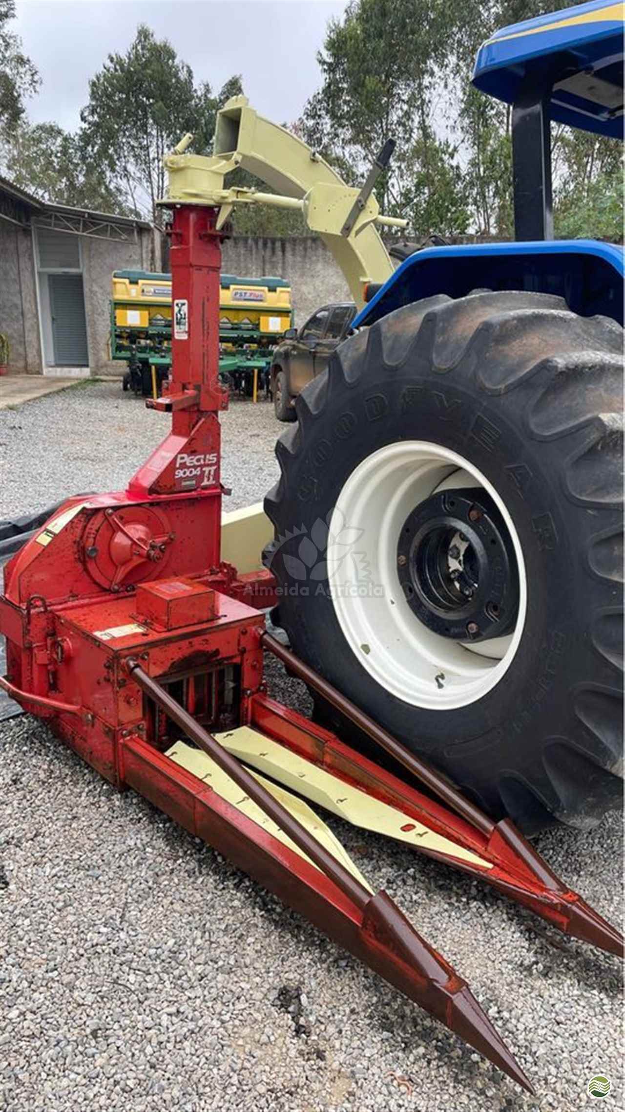 IMPLEMENTOS AGRICOLAS COLHEDORAS COLHEDORA DE MILHO 1 LINHA Almeida Agrícola SAO MIGUEL ARCANJO SÃO PAULO SP